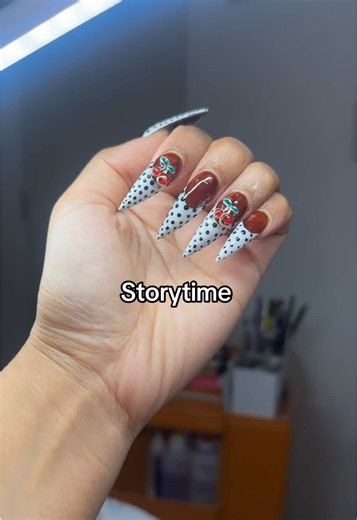 Porque dime Linda: storytime sobre uñas y polkadot