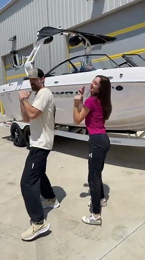 Walker Hayes — Shivers (Boat TikTok Dance)