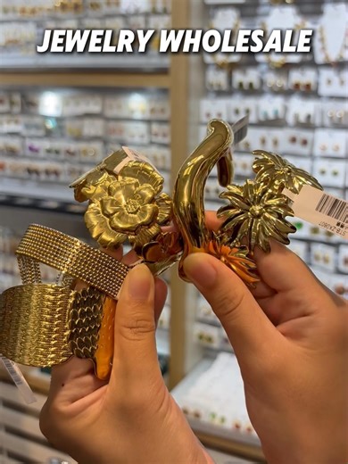 Exploring Jewelry Wholesale: Rings, Bangles, and Earrings