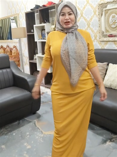 Stylish Gold Yellow Pleated Skirt Ensemble for Women