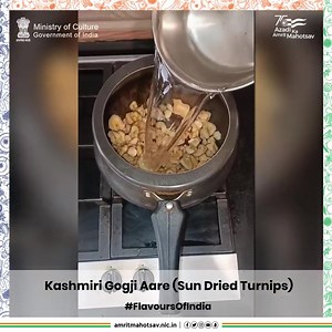 #GojiAare is a #Kashmiri delicacy prepared using sun dried turnips & cooked with a variety of spices. It tastes best with roti or steamed rice. Try it at home & let us know what you think of it in the comment section👇 #AmritMahotsav #FlavoursOfIndia #Vitasta #MainBharatHoon #IncredibleIndia #foodblogger #food VC: @kashmiri_foodblogger (Instagram) PMO India Press Information Bureau - PIB, Government of India Ministry of Culture, Government of India Incredible India Ministry of Tourism, Governmen