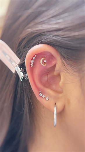 STOP & STYLE | Needle Ear Piercing on Instagram: "When you can’t resist it everytime someone ask you to get piercing.🥹 Where to get pierced! Pop-ups • Oct 11-12: BGC • Oct 15-19: SM Mega Mall Physical Store: • Robinsons Starmills (San Fernando) • Marquee Mall (Angeles) #stopandstyle #needlepiercing #earpiercings #piercing #titaniumearrings #piercedwithstyle #reels"