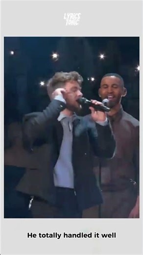 Alex Warren EXPERIENCES earpiece malfunction at the Grammys