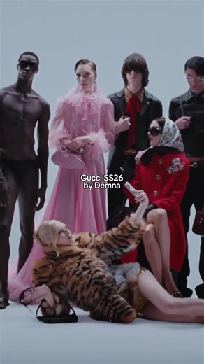 Gucci has just presented the SS26 campaign for Demna’s “LA FAMIGLIA” collection. #lafamiglia #gucci #demna #tiktokfashion #fashionshow