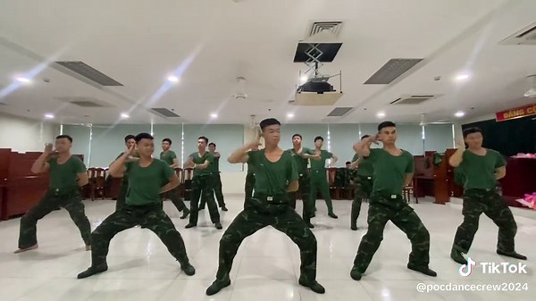 Nhớ mãi thế hệ gen 1 của POC Dance Crew #pocdancecrew #xuhuong #vannghequandoi #AnhTrai