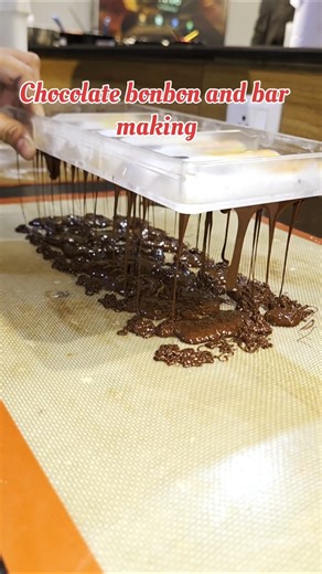 Chocolate bonbon and bars making 🥰 #chocolate #shorts #food #aakritissbites