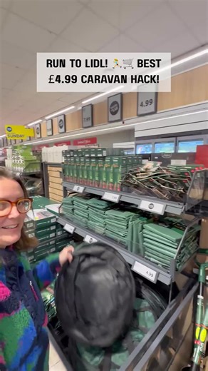 LIDL MIDDLE AISLE GOLD! 🛒🏆 If you are a caravan owner, you need to get to Lidl immediately! 💨 We just found these pop-up “garden waste bags” for only £4.99, and they are the perfect size for storing your Aquaroll. No more dragging a muddy, wet water barrel into the boot of the car or the caravan. They zip up, keep the mud contained, and fold flat when you aren’t using them. 🙌 Plus, this time they come with a mini one included for free! We use the big one for the Aquaroll, but we need ideas f