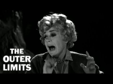 Couple Stranded In The Desert Attacked By Tumbleweed | The Outer Limits