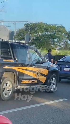 🔴 #ENTÉRATE: ASÍ FUE LA VOLCADURA EN LA VÍA MÉRIDA-PROGRESO El percance ocasiónó congestionamivial en la zona, a la altura de Xcanatún 📰🗞️ #Noticias | Progreso Hoy