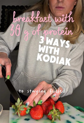 Starting the day off with @KodiakCakes Power Waffles 🧇 3 ways (30 g of protein with each recipe!) #KodiakPartner