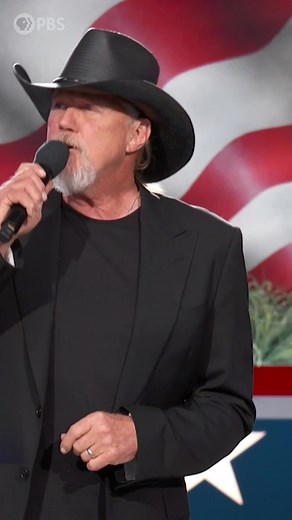 Trace Adkins Performs 'Empty Chair' at 2023 National Memorial Day Concert
