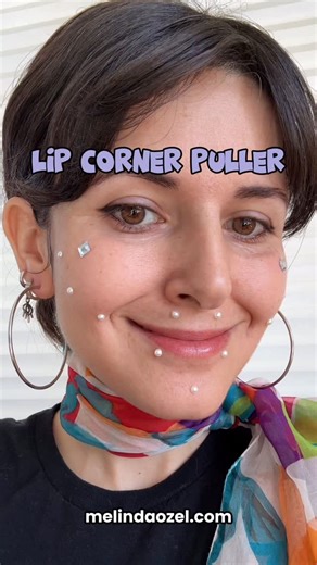 Melinda Özel on Instagram: "Lip Corner Puller vs. Sharp Lip Puller And how to tell them apart We refer to almost every lifted lip corner expression as a “smile.” However, there are multiple facial muscles that elevate our lip corners. To name a couple, we have: 🔹 zygomaticus major (the big player) - described in anatomy textbooks as moving the lip corners up and outwards 🔹 levator anguli oris (still cool, but doesn’t get the recognition it deserves) - described in anatomy textbooks as moving 