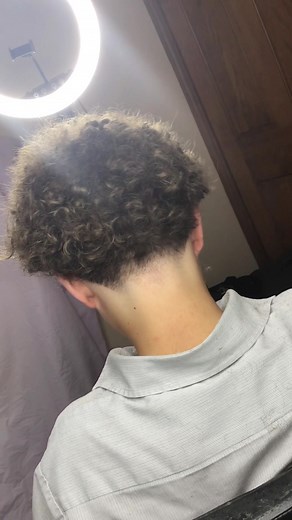 Blowout Taper: Step-by-Step Guide for a Trendy Haircut