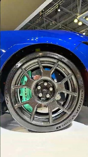 The Dark Horse SC gets insane carbon fiber wheels & Brembo carbon-ceramic brakes #darkhorse