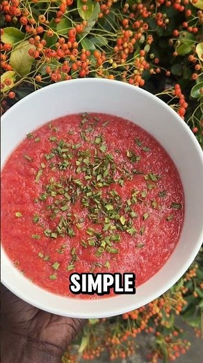 I Made RAW Tomato Soup With FREE Tomatoes 🍅🌿 | Easy Fruitarian Recipe #rawvegan #fruitarian #recipe