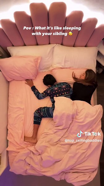 Sibling Bonding Over Drake Songs: Top Ceiling Baddies Trend