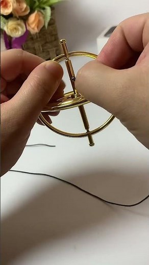 The gyroscope spins on a string, can you do it? #gyroscope #gyro #goodthing #foryou #fyp #diy