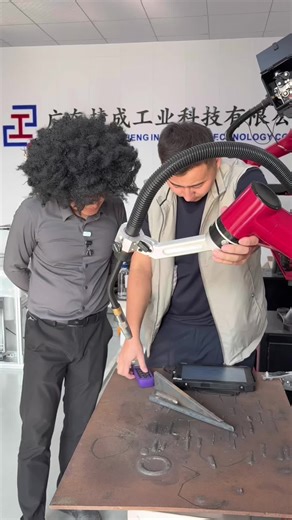 Collaborative welding robot.#robot #industrial #welding #spraying #stamping