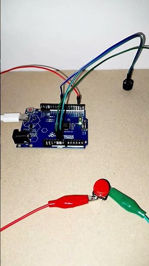 Arduino R4 Minima Ambulance 🚑 Siren 🚨 Project with Buzzer 2026 | Electronic Project for School Kids