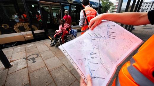 Le nouveau superbus enfin dévoilé au public à Reims : « Très beau » mais « très cher aussi »