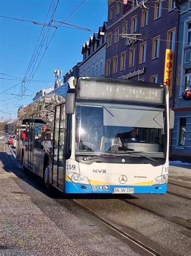 Hallöchen von katis_bus_bahn_liebe Am 11.01.2026 Schwerin am Hbf den SN NV 159 Linie 10 nach Buchenweg gesichtet und aufgenommen. Sry für die Kürze des Videos der kam aber so unvorbereitet. 😅 #katis_bus_bahn_liebe #nvs #nvsbus #fyp #viral