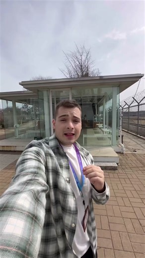 Traditional Tavern Turned Korean Cafe at the Border