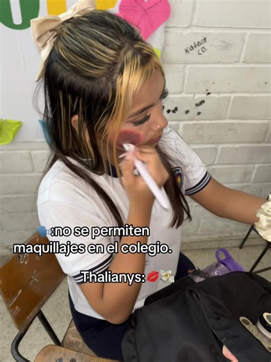 Antes muerta que sencilla JAKAKAKAKAJ. #fyp #prepromo26🎓 #decimobelmejorsalon #maquillaje #parati