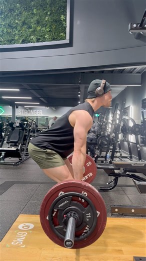 Bent over row form #backday #row #gym #barbell #pullday