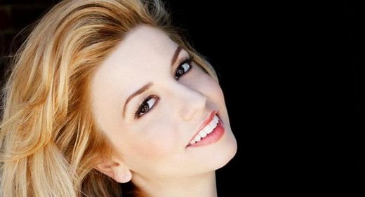 Masiela Lusha: Bio, Height, Weight, Age, Measurements