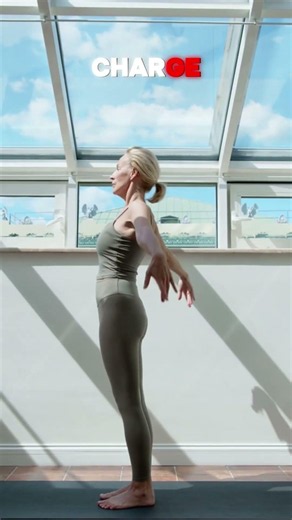 Entraînement Complet du Corps avec Haltères 10 Min pour Femmes | Brûlez les Graisses à la Maison