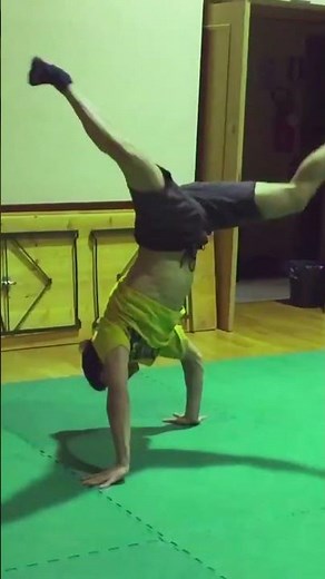 Windmill to Handstand example - Break Dance Powermoves