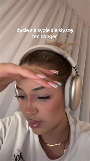 Oliwia INNA - A Banger from an Uncertain Life