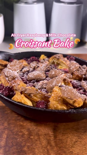 Warm, gooey and irresistible 🍫🍓 Air fryer Raspberry & Milk Chocolate Croissant Bake, perfect for breakfast, brunch or a sweet treat any time! #TowerHousewares #AirFryerRecipes #CroissantBake #ChocolateLovers #BreakfastTreat