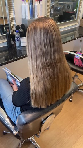 Nyansering av Kundens Hår med Efasor och Loreal