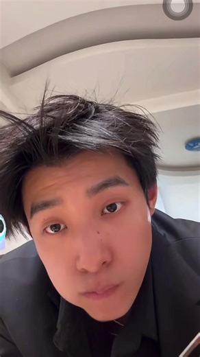 8.3.26 Indonesia kembali di notice🥰 Dia memperlihatkan boneka2 nya🤣rumahnya penuh dengan boneka hhhh, dia juga me perlihatkan bbrpa bajunya😃dan yang terakhir dibikin iri sama boneka 🤣 #maxiaoyu #maxiaoyu马小宇 @马小宇 Ma Xiaoyu