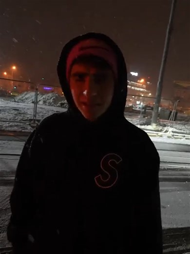 Bisoi vs Shaormeria Băneasa Planuri mari: Cum își face un client propria șaormerie după experiența proastă #fyy #fy #romania #adelinpetrisor67 #lasfierbinti #romanian #lasfierbinti_romania #giani #bisoi #bisoipetrut #fermavedetelor🤣 #stiri #ferma #emisiunivechi #serial #film #movie #moviescenes #fakesituation #fakebody