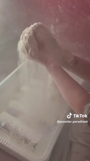 Enjoying Powder Play: ASMR Experience with Baby Powder