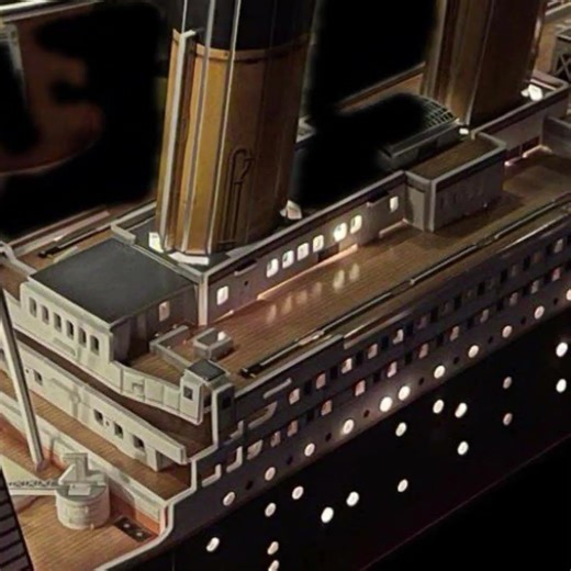 Titanic 3D Puzzle ( With Lights )