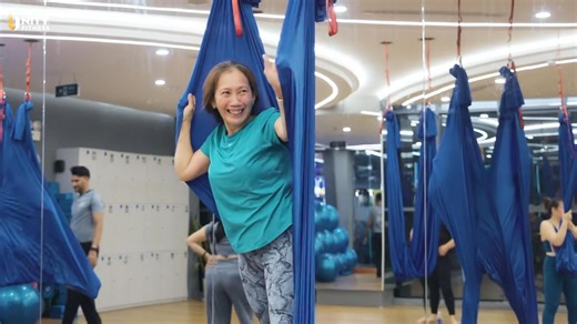 ✨ Phá vỡ rào cản tâm lý và chinh phục những tư thế khó với Yoga bay ☑️ Học viên lớp Yoga bay cảm thấy cơ thể nhẹ nhàng và linh hoạt hơn sau mỗi buổi tập. ☑️ Giải quyết được tình trạng đau mỏi cổ, vai, gáy ☑️ Ăn uống và giấc ngủ được cải thiện ☑️ Được tái tạo năng lượng trong không gian thư giãn 📌 Nhanh tay đăng ký lớp Yoga bay 239k/ 10 buổi tại UNITY Fitness! #UNITY #UNITYFitness #unityfitness __________________________ 𝗨𝗡𝗜𝗧𝗬 𝗙𝗜𝗧𝗡𝗘𝗦𝗦 - Khơi nguồn hứng khởi 📞Hotline: 1900 1559 🌐Web