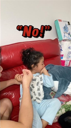 5 Year Old doesn’t want her first tooth to be pulled😂😊 FIRST LOOSE TOOTH