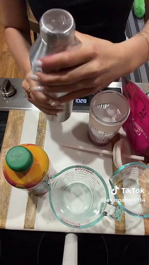How to Make Starbucks Refreshers Drink at Home