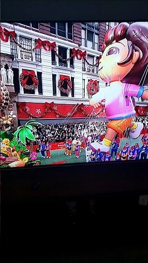 Dora the Explorer at the Thanksgiving parade #thanksgiving #parade #doratheexplorer #2025