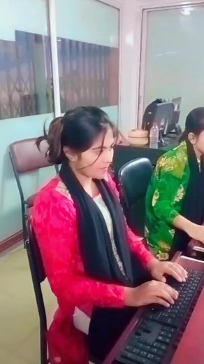 1.2K views · 29 reactions | How To increase the font size through keyboard shortcuts Cr:Titly殺 #computerscience #Microsoft #reels #shorts #microsoftWord #popular | Advance Tech | Facebook