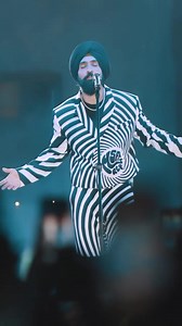 𝐁𝐎𝐑𝐍 𝐓𝐎 𝐒𝐇𝐈𝐍𝐄 World Tour 🌍 2022 https://www.ticketmaster.com/diljit-dosanjh-tickets/artist/2108512 🇨🇦 June 19 - Vancouver, ROGERS ARENA June 21 - Calgary, SCOTIABANK SADDLEDOME June 23 - Winnipeg, CANADA LIFE CENTRE June 25 - Toronto, SCOTIABANK ARENA 🇺🇸 July 17 - Newark,NJ PRUDENTIAL CENTER July 19 - Fairfax, Va EAGLEBANK ARENA July 22 - Dallas, Tx AMERICAN AIRLINES CENTER July 24 - Houston,Tx SMART FINANCIAL CENTRE July 27 - Los Angeles, YOUTUBE THEATER July 29 - Oakland, Ca OA