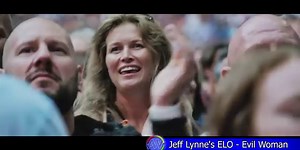 ***Jeff Lynne's ELO - Evil Woman *** (Live at Wembley Stadium) «Evil Woman» es una canción del grupo británico **Electric Light Orchestra**, publicada como sencillo de Face the Music a finales de 1975, la canción se convirtió en uno de los primeros éxitos mundiales de la Electric Light Orchestra. Según Lynne, «Evil Woman» fue una de las canciones que más rápido compuso, en apenas treinta minutos, originalmente como un relleno para Face the Music también publicada como el primer sencillo del álbu