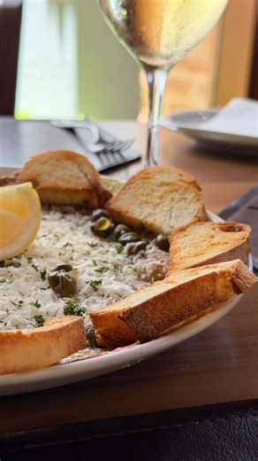 Vicino Della Nonna on Instagram: "Carnaval no Vicino della Nonna é sinônimo de boa mesa, encontros sem pressa e cozinha italiana feita com verdade. 🇮🇹✨ Para você se programar, estes são os nossos horários de funcionamento durante o Carnaval: ▫️ Sexta-feira: 19h às 22h30 ▫️ Sábado: 12h às 14h30 | 19h às 23h ▫️ Domingo: 12h às 15h | 19h às 22h30 ▫️ Segunda-feira: 19h às 22h30 ▫️ Terça-feira: 19h às 22h30 ▫️ Quarta-feira: Fechado Esperamos vocês para viver momentos deliciosos à mesa, do jeito que