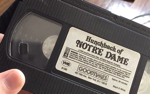 (转载)国外玩家修复发霉的VHS录像带