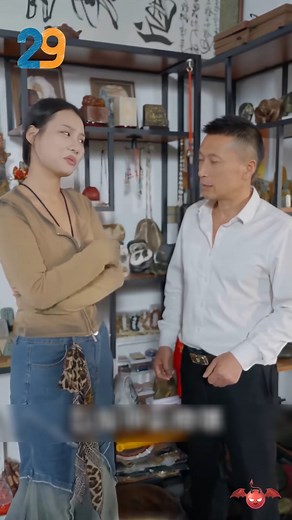 1.5M views · 28K reactions | Pemuda yang tak sengaja mendapat kemampuan menembus benda lalu menjadi ahli antik dalam semalam .! | Devi Electro World | Facebook