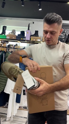 Ale buty😳 #nike buty nike waffle bordowe 43 selmo a5058 Cena: 219 zł buty diadora brązowe selmo a5063 Cena: 199 zł Buty Nike Stellar czarne pomarańczowy karton 39 selmo a5126 Cena: 199 zł Buty Nike Air Zoom szare pomarańczowt karton 42 selmo a5142 Cena: 249 zł Buty Diadora musztardowe szary karton 41 selmo a5143 Cena: 199 zł Buty Nike Pegasus pomarańczowe pomarańczowy karton 36 selmo a5144 Cena: 239 zł Napisz selmo apka, aby kupić ten produkt wygodnie w aplikacji. | Lavito Marki Premium