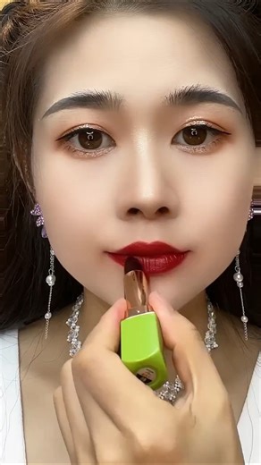 Magic Color-Changing Lipstick? 💄✨ | Transforming My Look! : #BeautyHacks #LipstickLover #viral